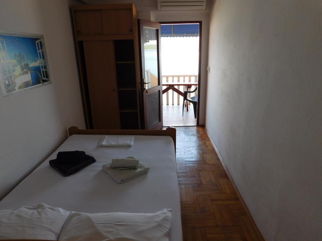 Apartments Kalafatovic ดราเช ภายนอก รูปภาพ