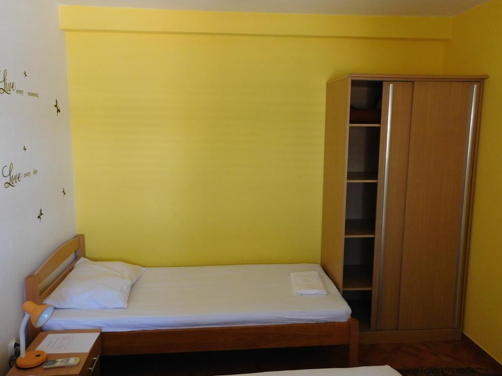 Apartments Kalafatovic ดราเช ภายนอก รูปภาพ