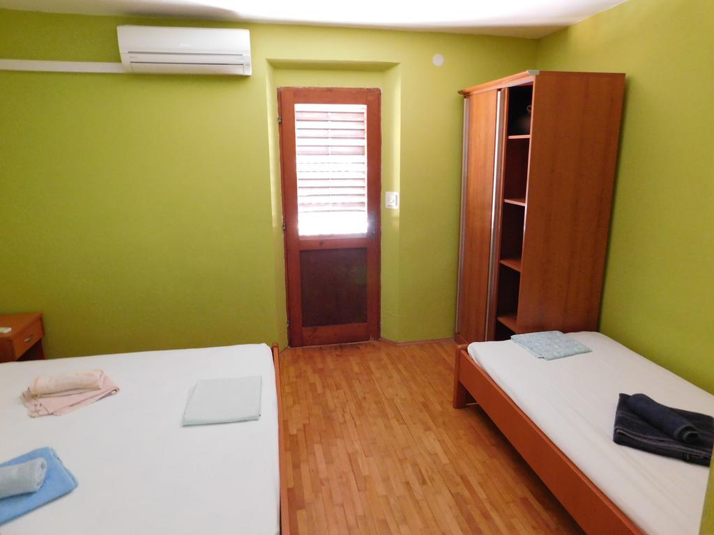 Apartments Kalafatovic ดราเช ภายนอก รูปภาพ